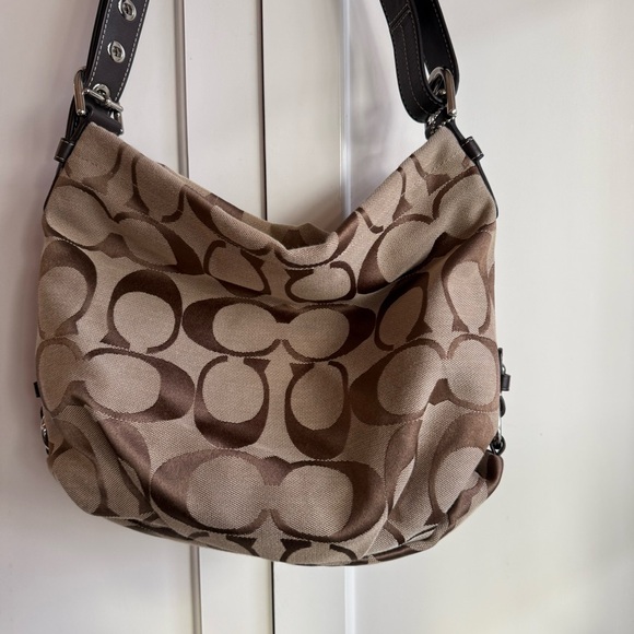 COACH K1176 F15067 Signature C Logo Jacquard Brown Shoulder Bag Purple Lining - Picture 2 of 14